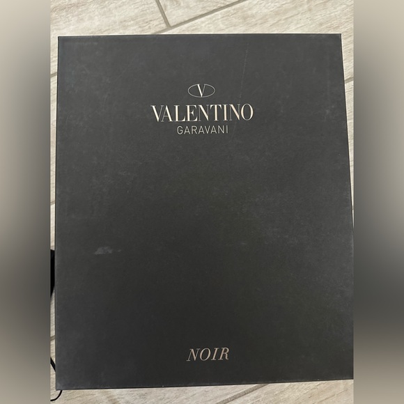 Valentino Garavani: Rockstud Leather 100mm Pumps - Picture 2 of 12